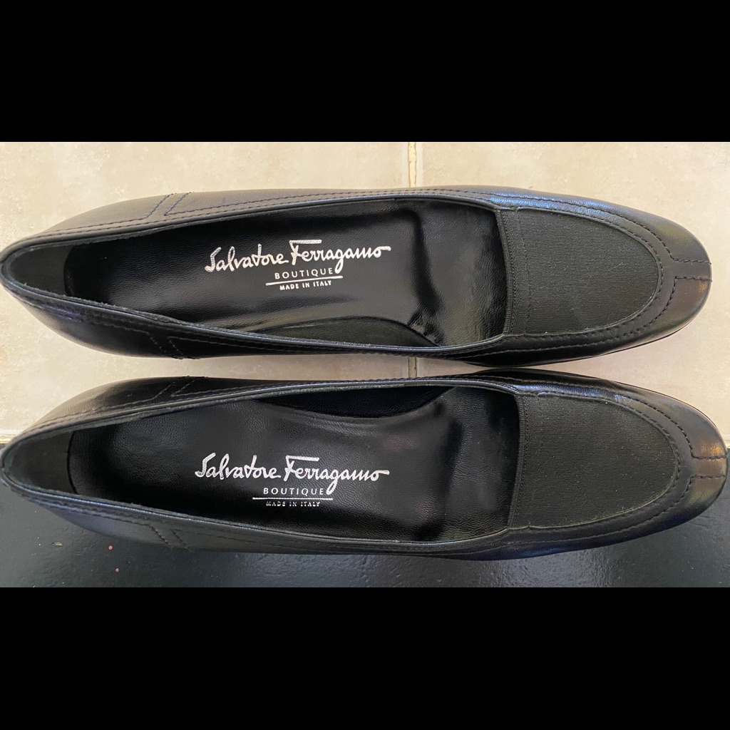 Salvatore Ferragamo Womens Size 7 12 3a